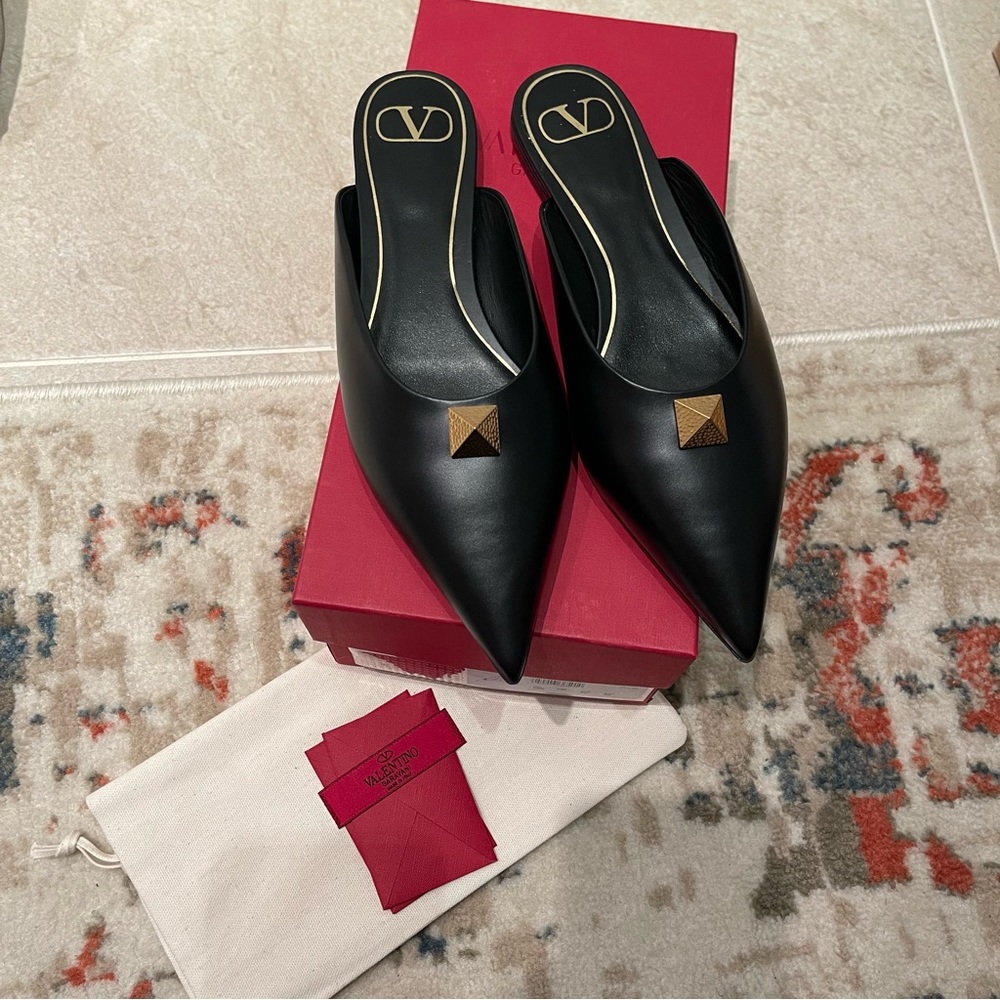 NWT Valentino Garavani Rockstud Mule Flat Sandal 39.5 Black Leather
